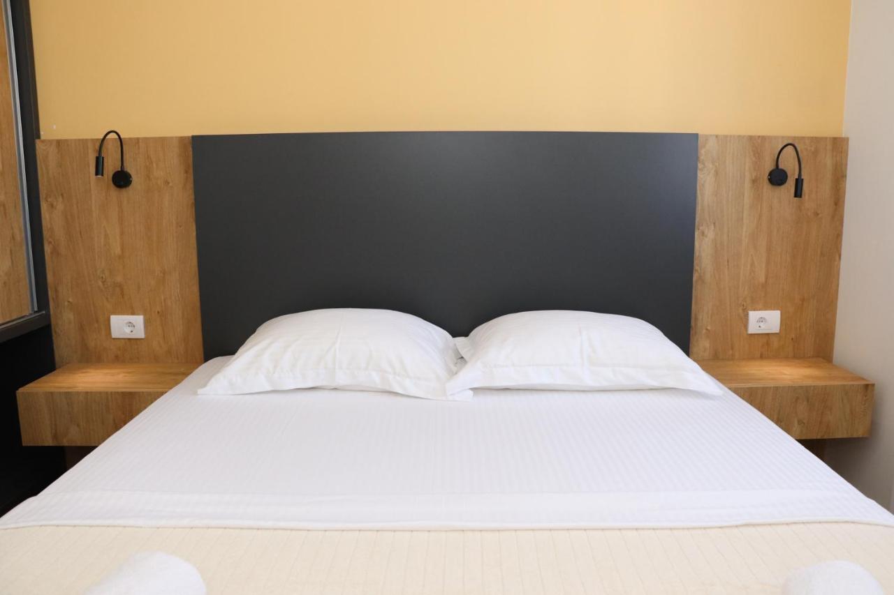 Eagles Apartments & Suites Улцинь Екстер'єр фото
