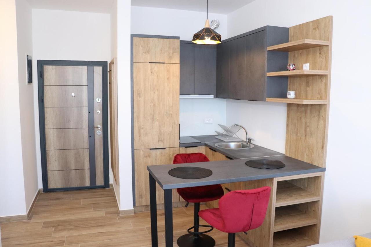 Eagles Apartments & Suites Улцинь Екстер'єр фото