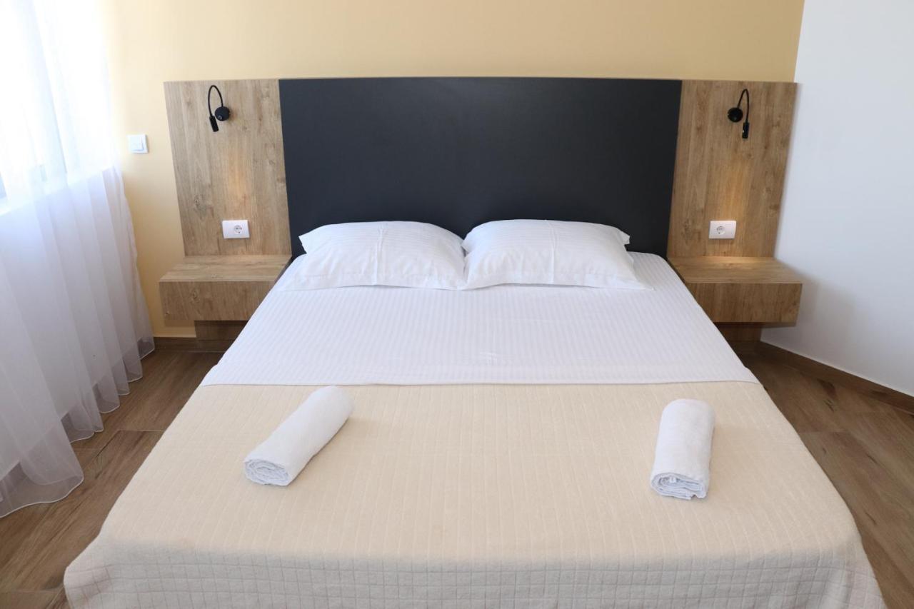 Eagles Apartments & Suites Улцинь Екстер'єр фото
