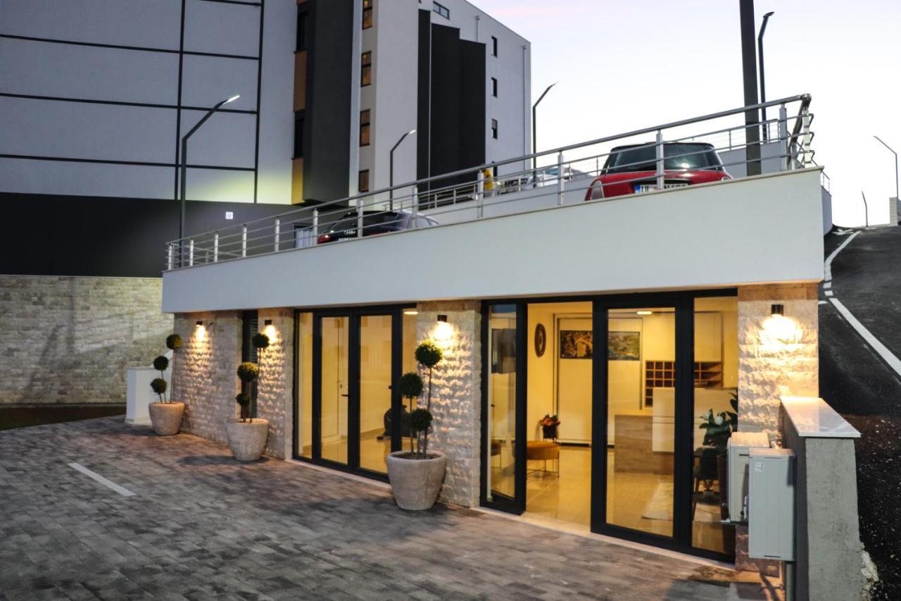 Eagles Apartments & Suites Улцинь Екстер'єр фото