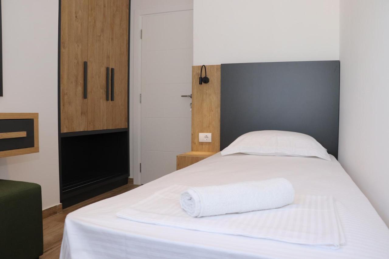 Eagles Apartments & Suites Улцинь Екстер'єр фото