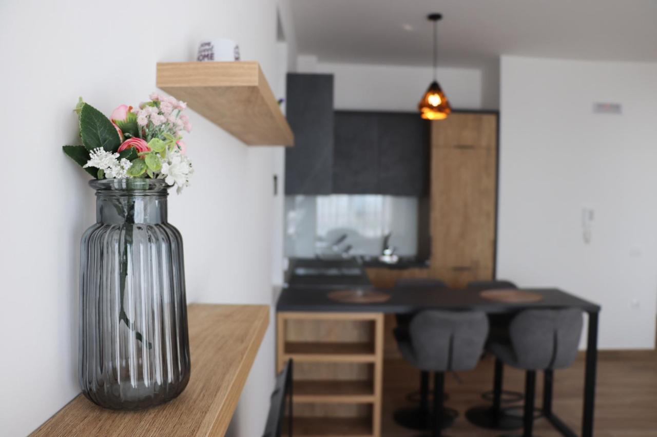 Eagles Apartments & Suites Улцинь Екстер'єр фото
