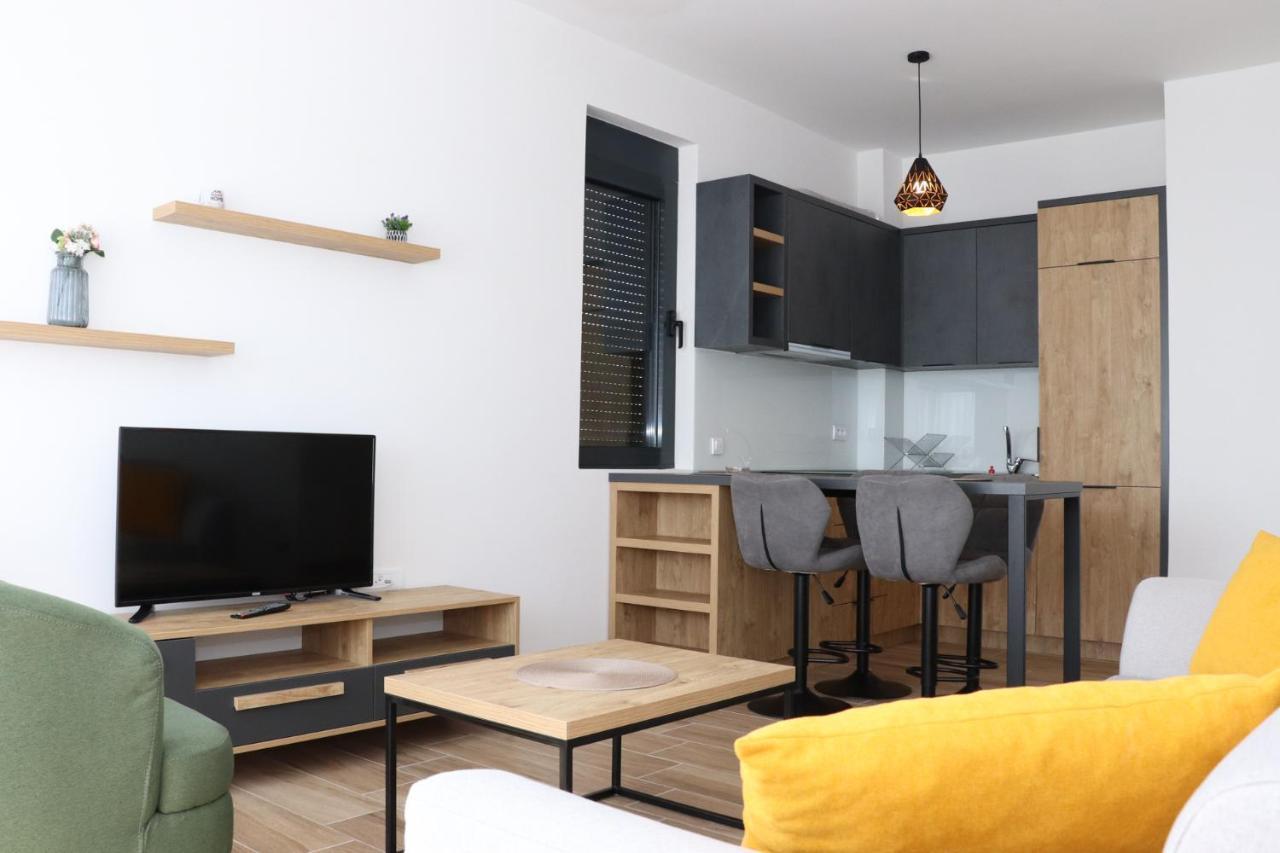 Eagles Apartments & Suites Улцинь Екстер'єр фото