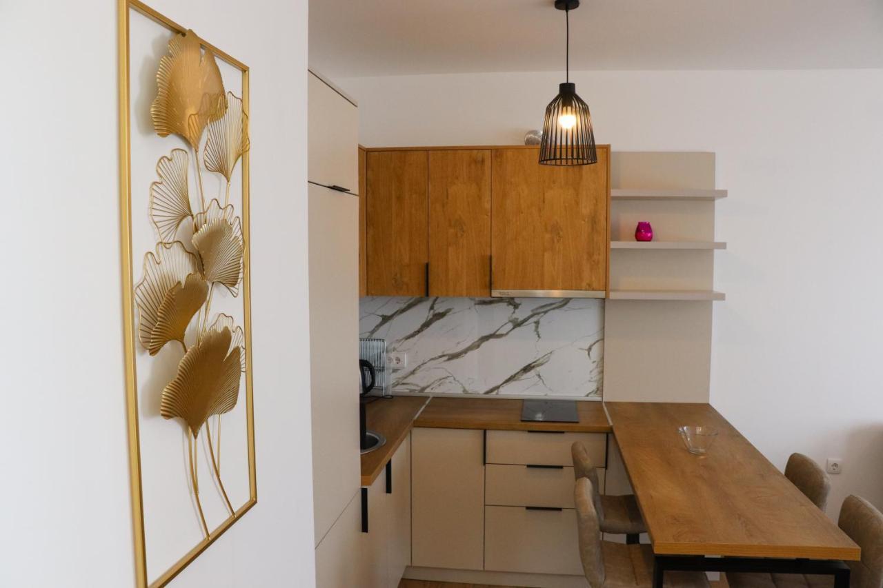 Eagles Apartments & Suites Улцинь Екстер'єр фото